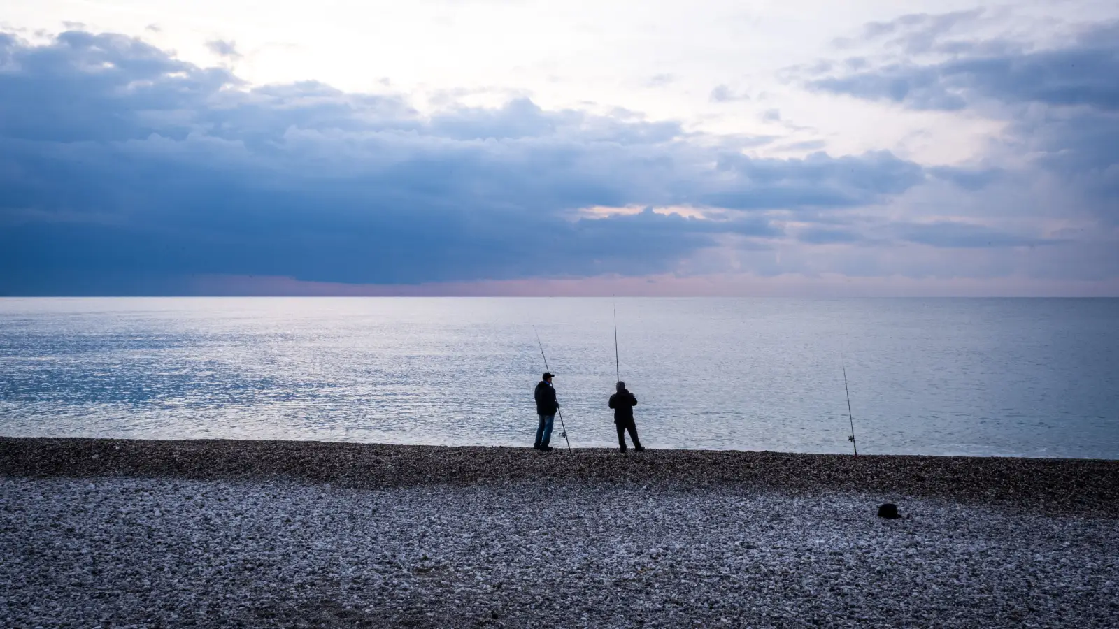 How to Cast Farther from Shore Even If You’re a Beginner