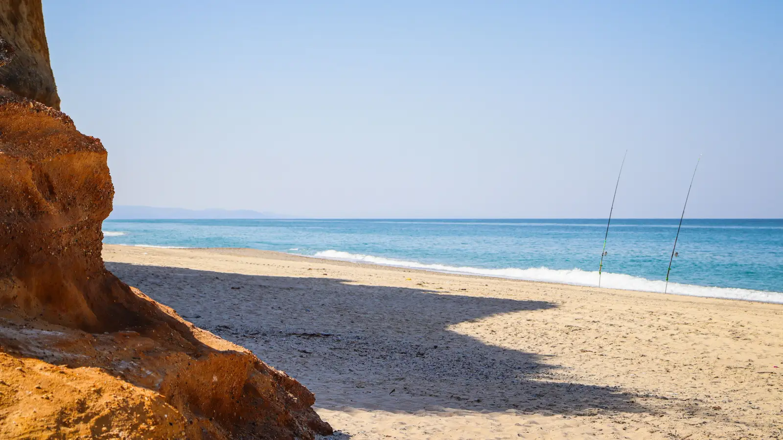 How to Match Your Shore Rod to Rocky Jetties or Sandy Beaches
